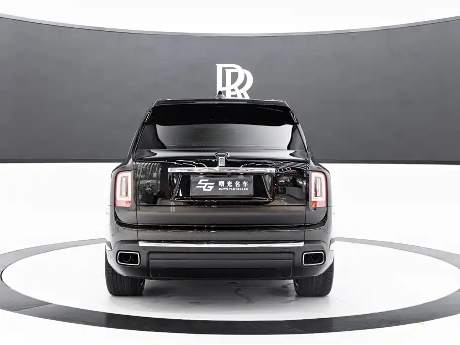 Rolls-Royce Cullinan 2024 мест