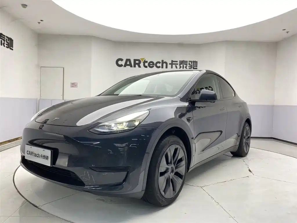 Tesla Model Y 2024 RWD Drive Dynamic Edition