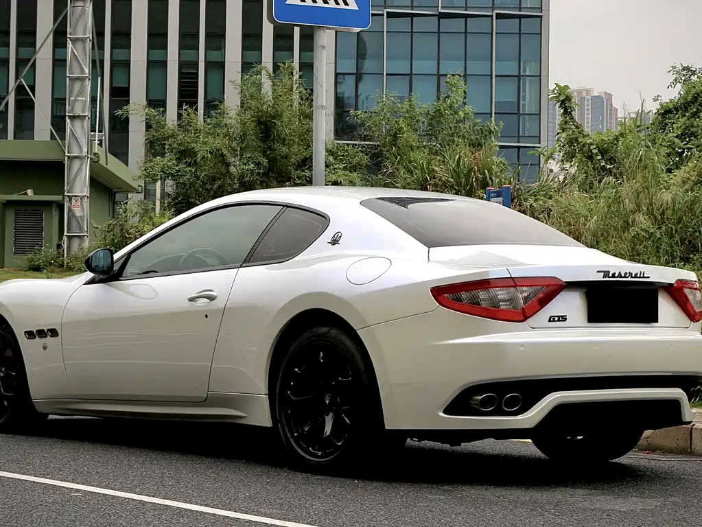 Maserati GranTurismo — миниатюра 12