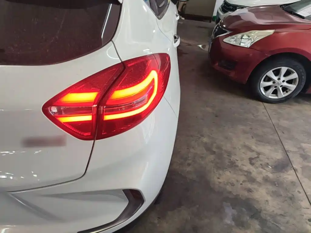 Geely Emgrand GS — миниатюра 8