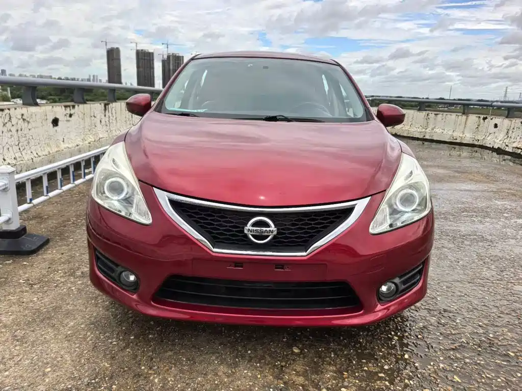 Nissan Tiida — миниатюра 2