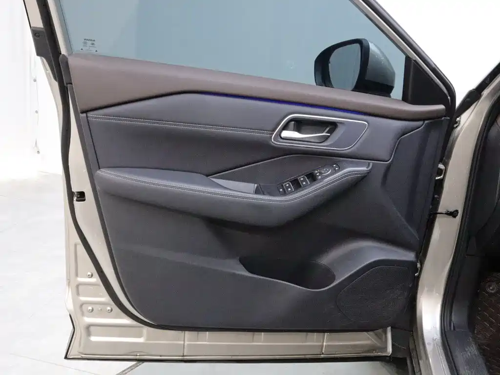 Nissan X-Trail — миниатюра 10