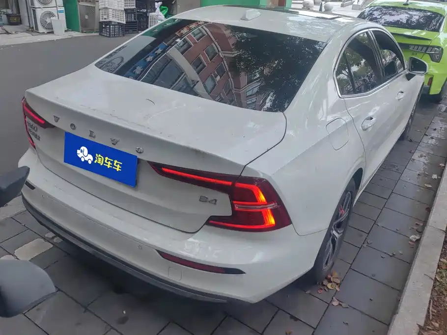 Volvo S60 — миниатюра 3