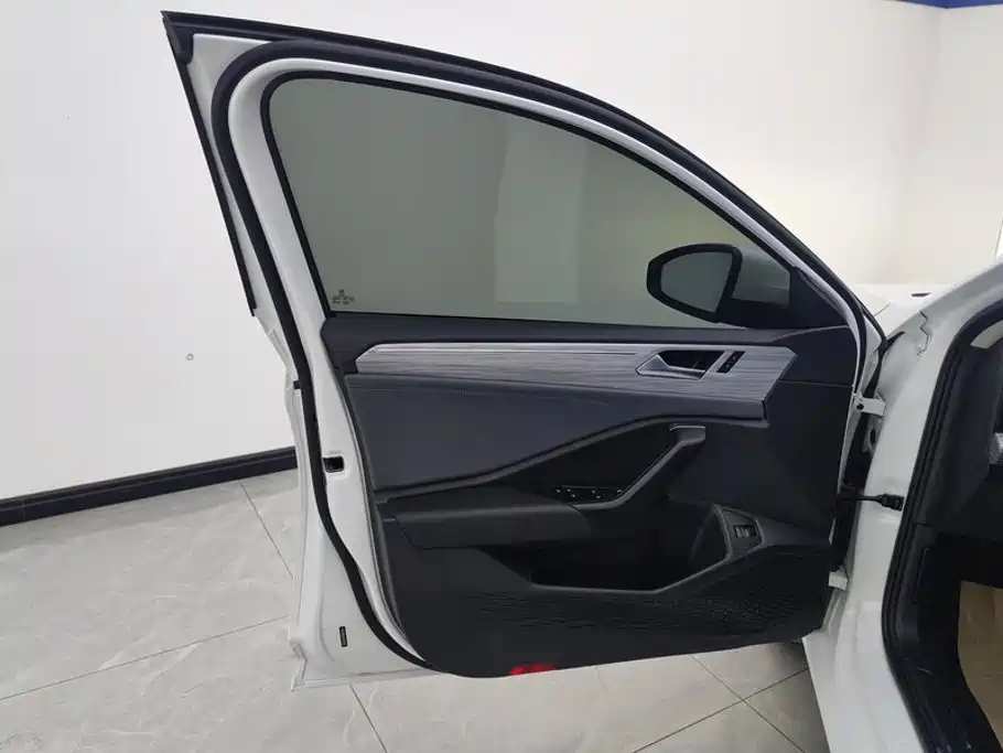 Volkswagen Sagitar — миниатюра 7