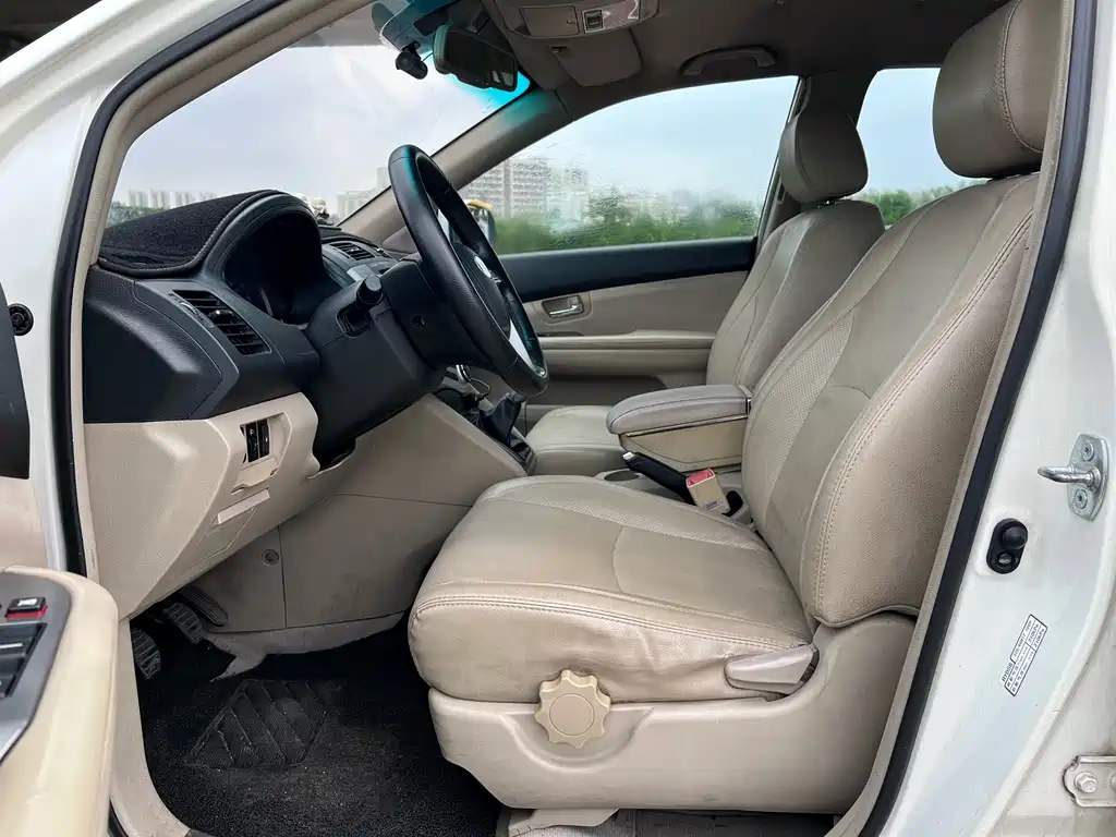 BYD S6 2013 Platinum 2.0L MT Luxury