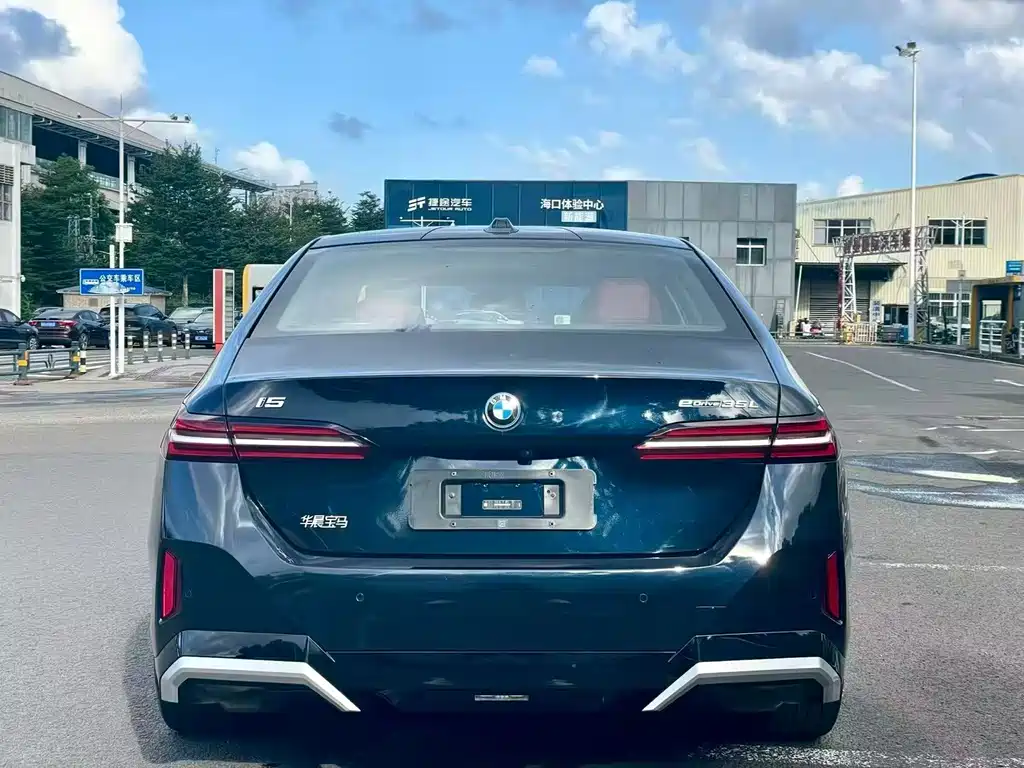BMW i5 — миниатюра 5