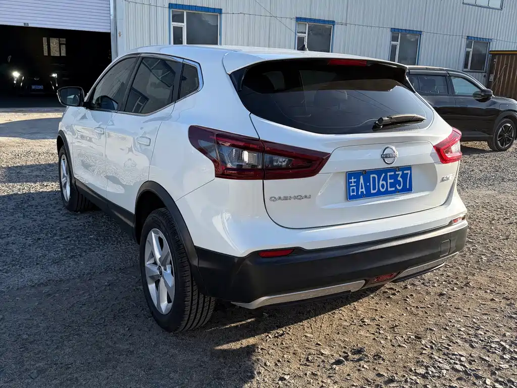 Nissan Qashqai — миниатюра 18