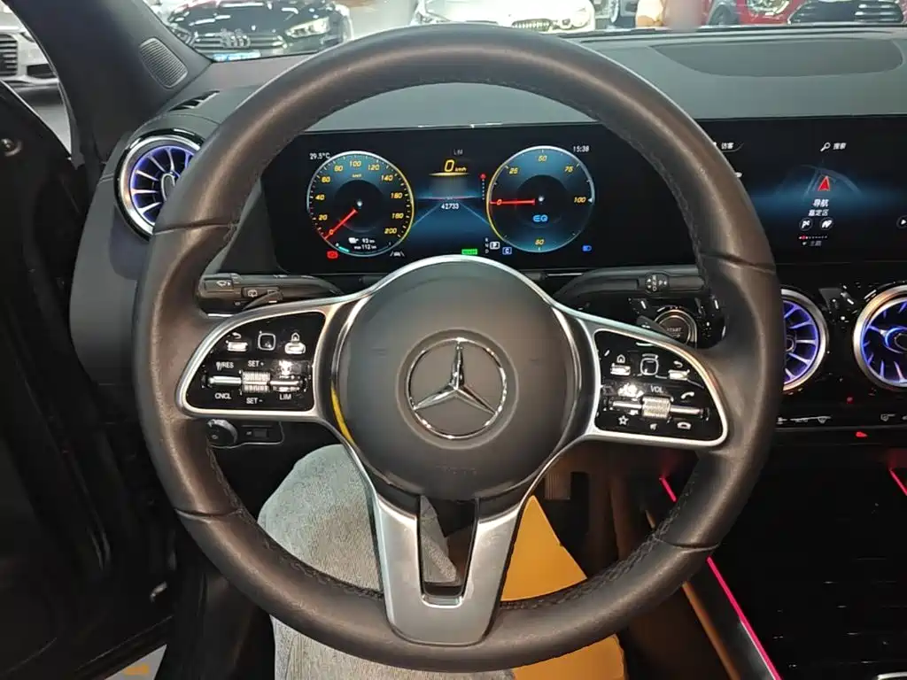 Mercedes-Benz EQA — миниатюра 11