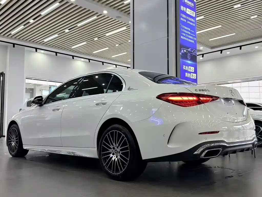 Mercedes-Benz C-Class — миниатюра 4