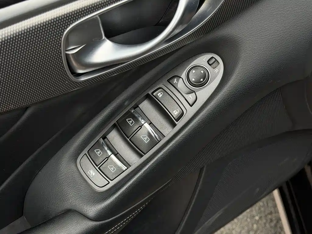 Infiniti Q50L — миниатюра 8