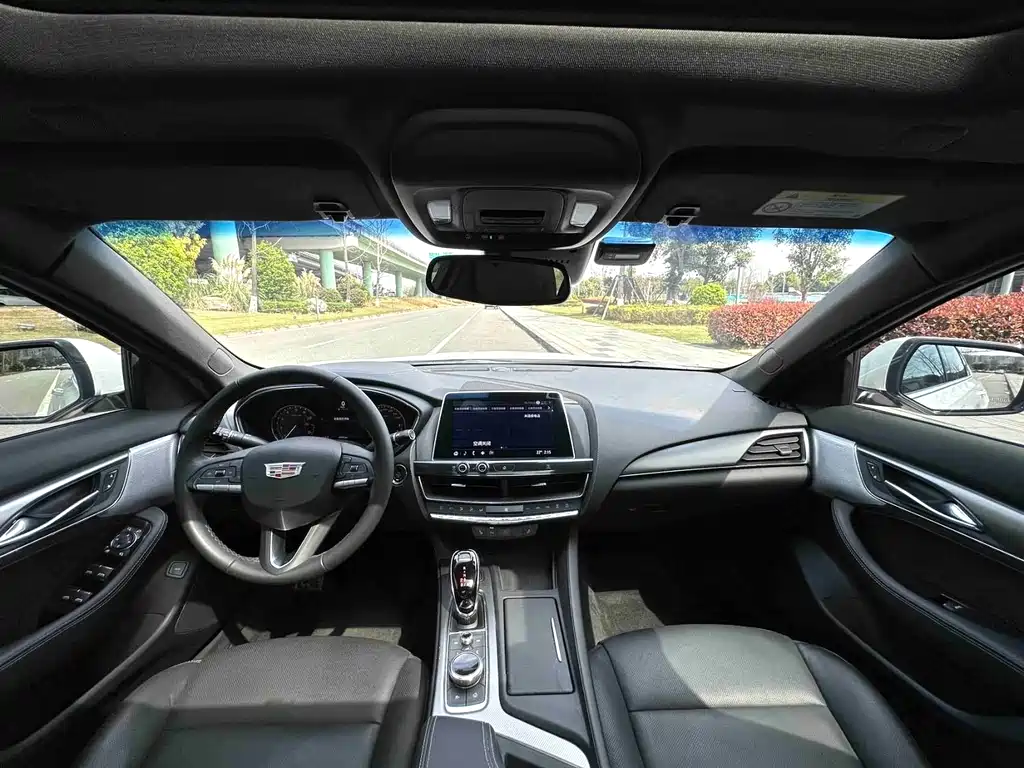 Cadillac CT5 — миниатюра 7