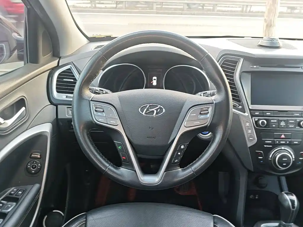 Hyundai Santa Fe — миниатюра 11