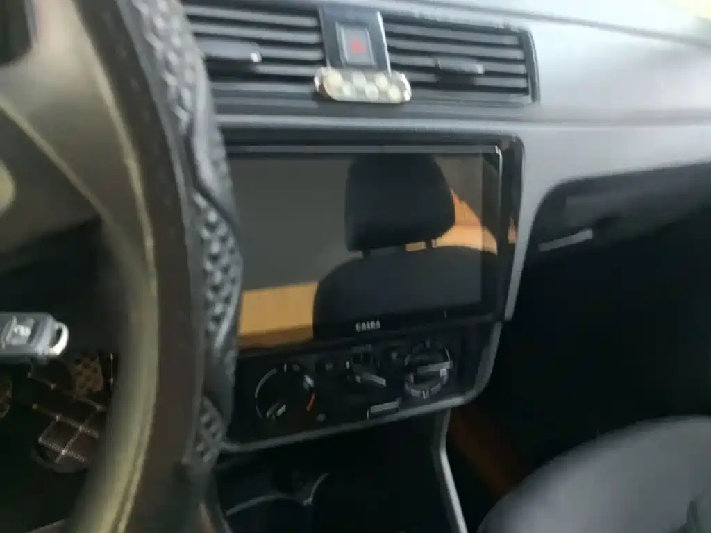 Volkswagen Santana — миниатюра 13