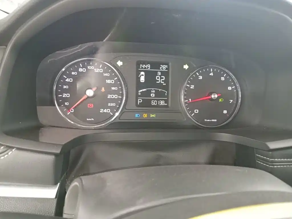 Roewe i6 Classic — миниатюра 12