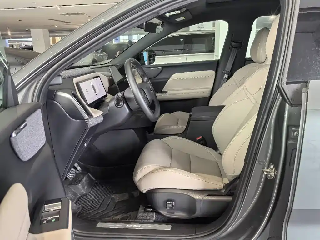Volvo XC70 PHEV — миниатюра 4