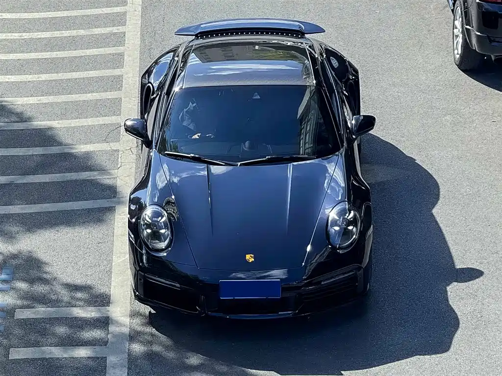 PORSCHE 911