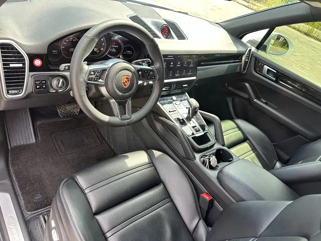 Porsche Cayenne — миниатюра 5
