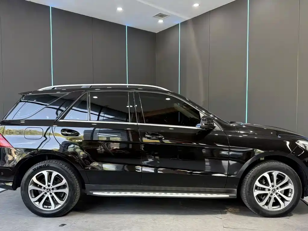 Mercedes-Benz GLE (Import) — миниатюра 5