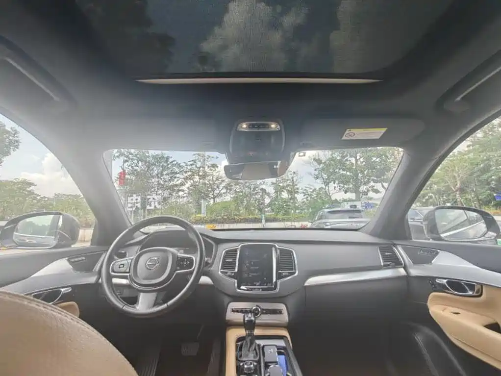 Volvo XC90 — миниатюра 5