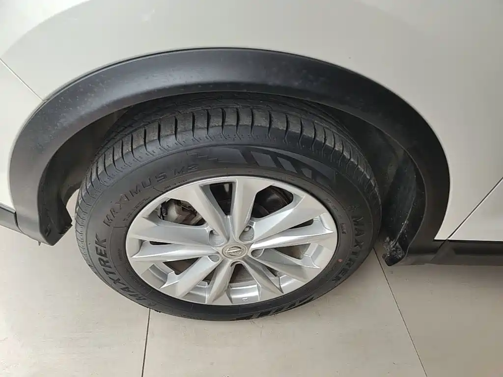 Nissan Qashqai — миниатюра 23
