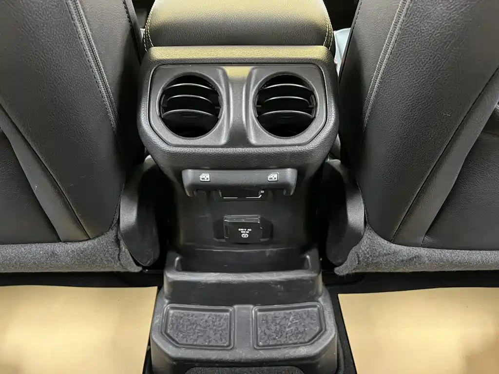 Jeep Wrangler PHEV — миниатюра 28