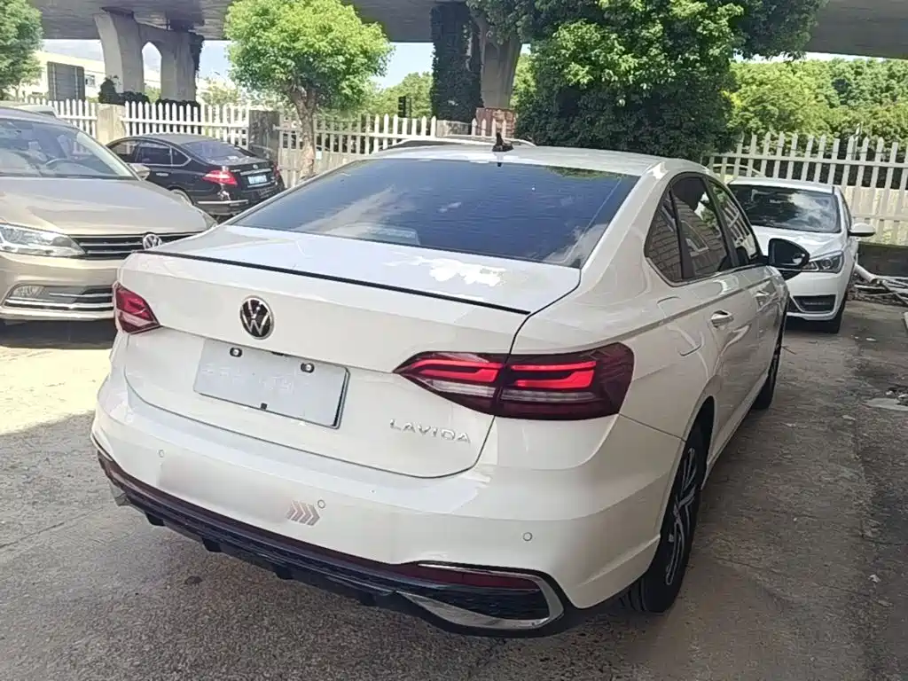 Volkswagen Lavida — миниатюра 7
