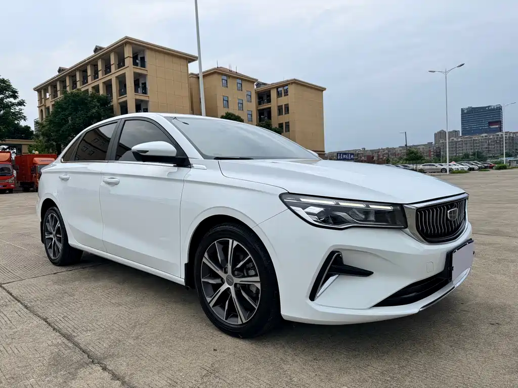 Geely Emgrand 2022 4 1.5L CVT Luxury