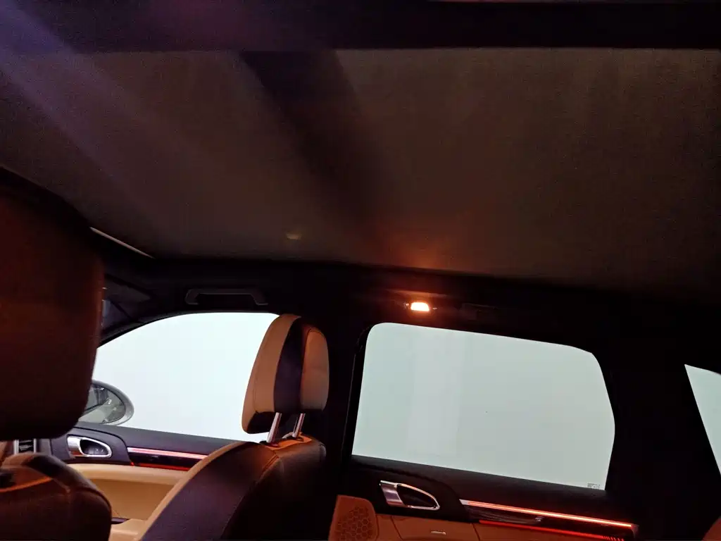 Porsche Cayenne — миниатюра 16