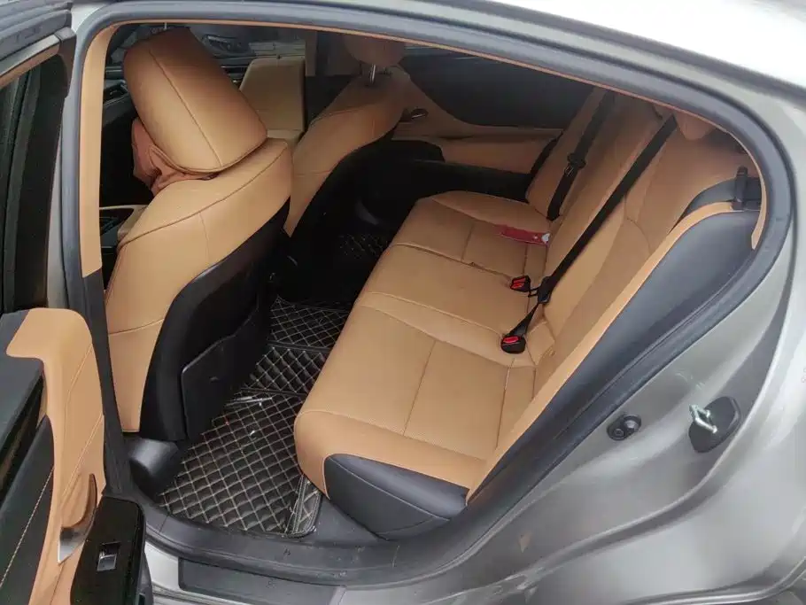Lexus ES — миниатюра 11