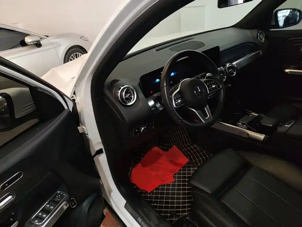 Mercedes-Benz GLB — миниатюра 16