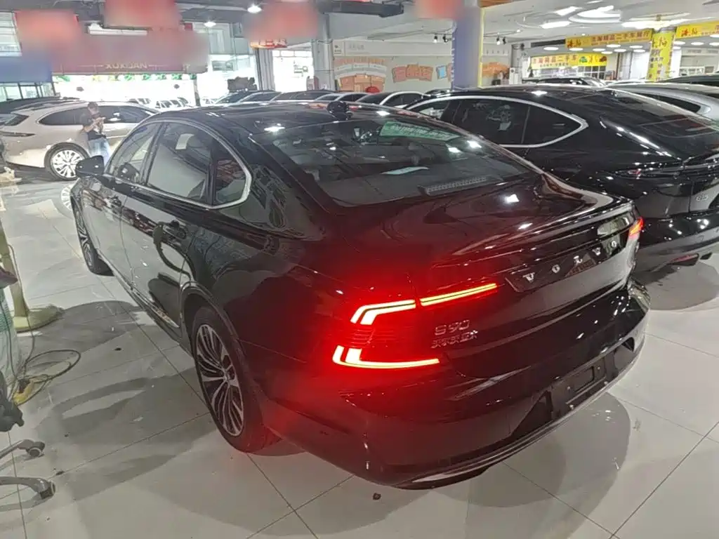 Volvo S90 — миниатюра 5