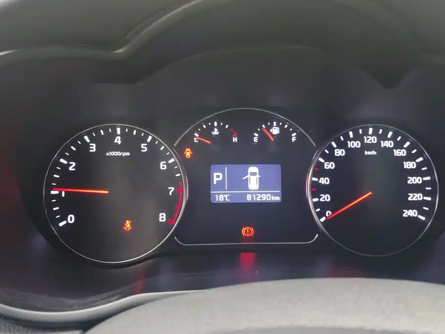 Kia Carens — миниатюра 14
