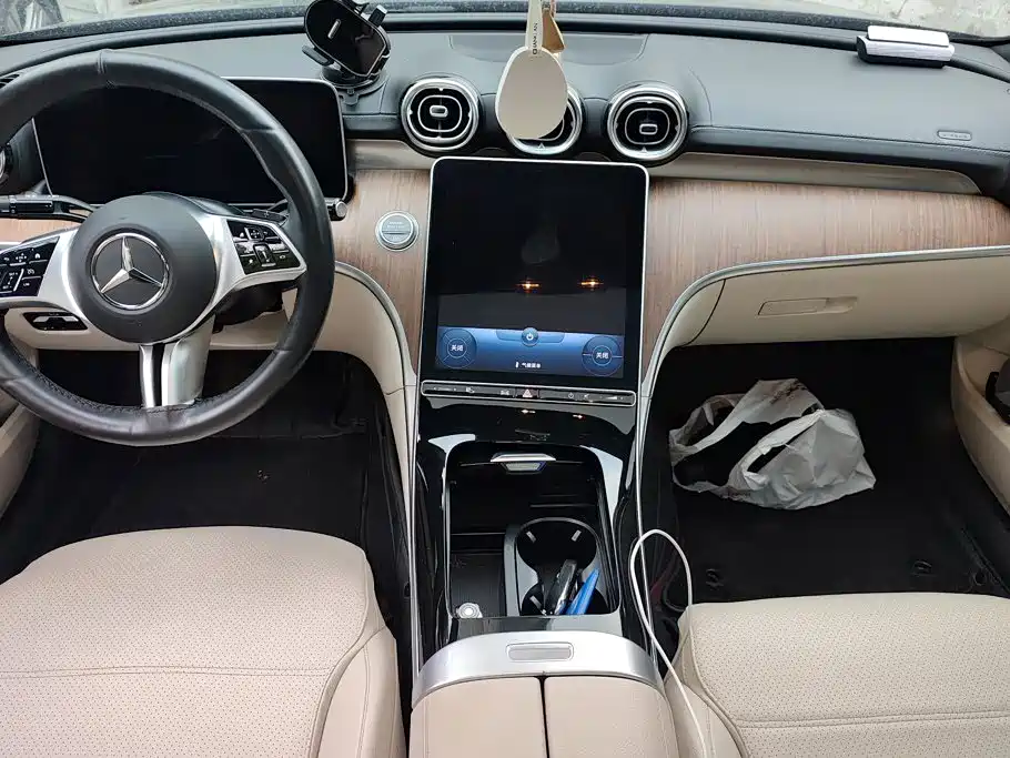 Mercedes-Benz C-Class — миниатюра 16