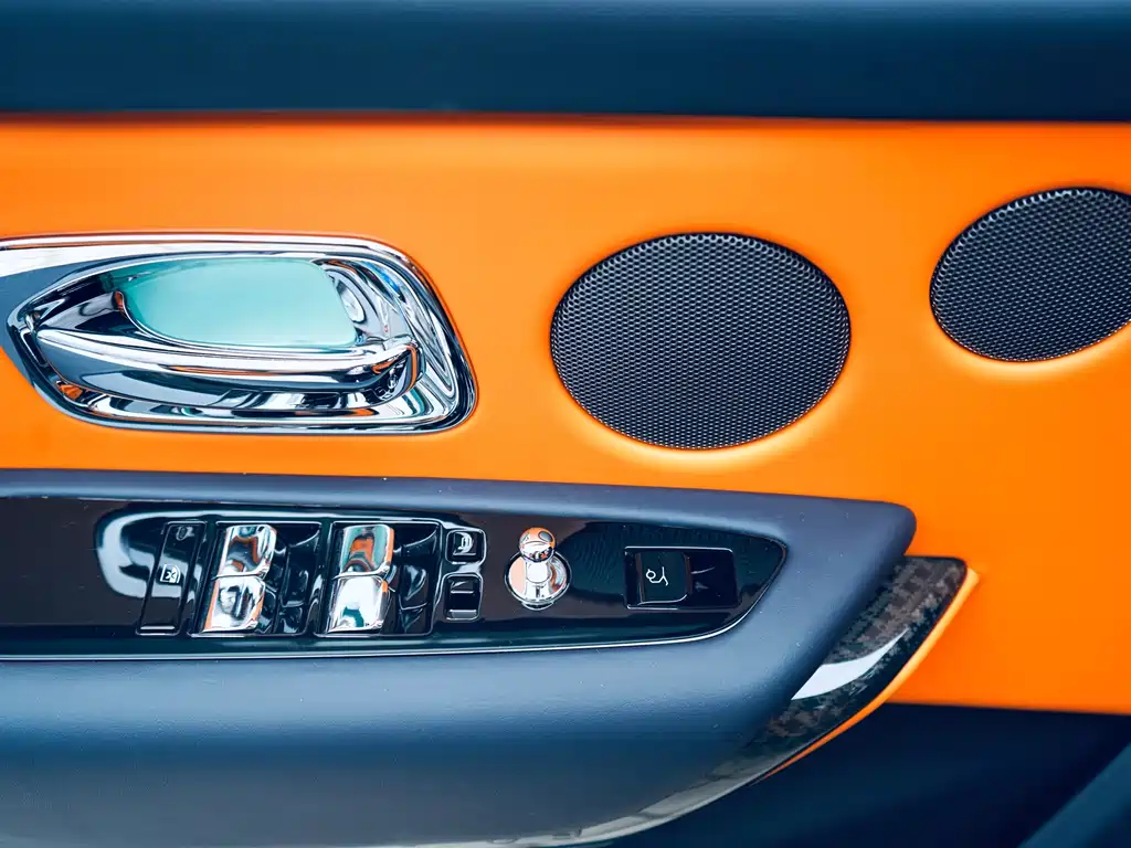 Rolls-Royce Cullinan — миниатюра 18