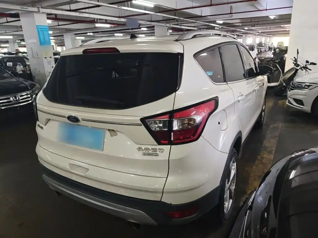 Ford Kuga — миниатюра 7