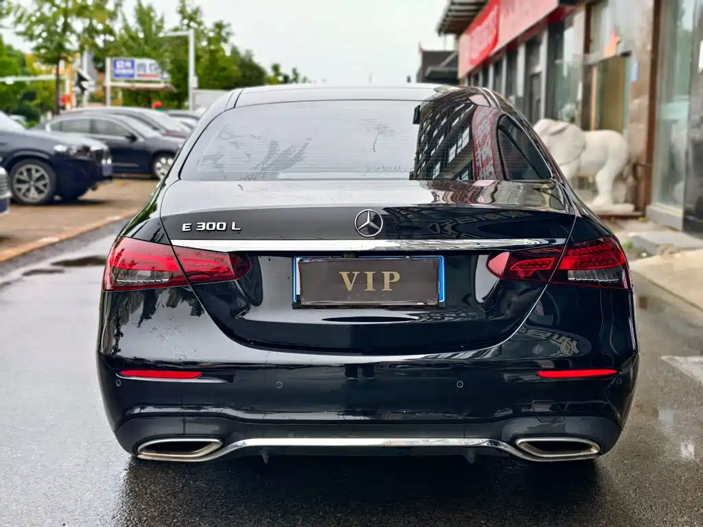 Mercedes-Benz E-Class — миниатюра 4