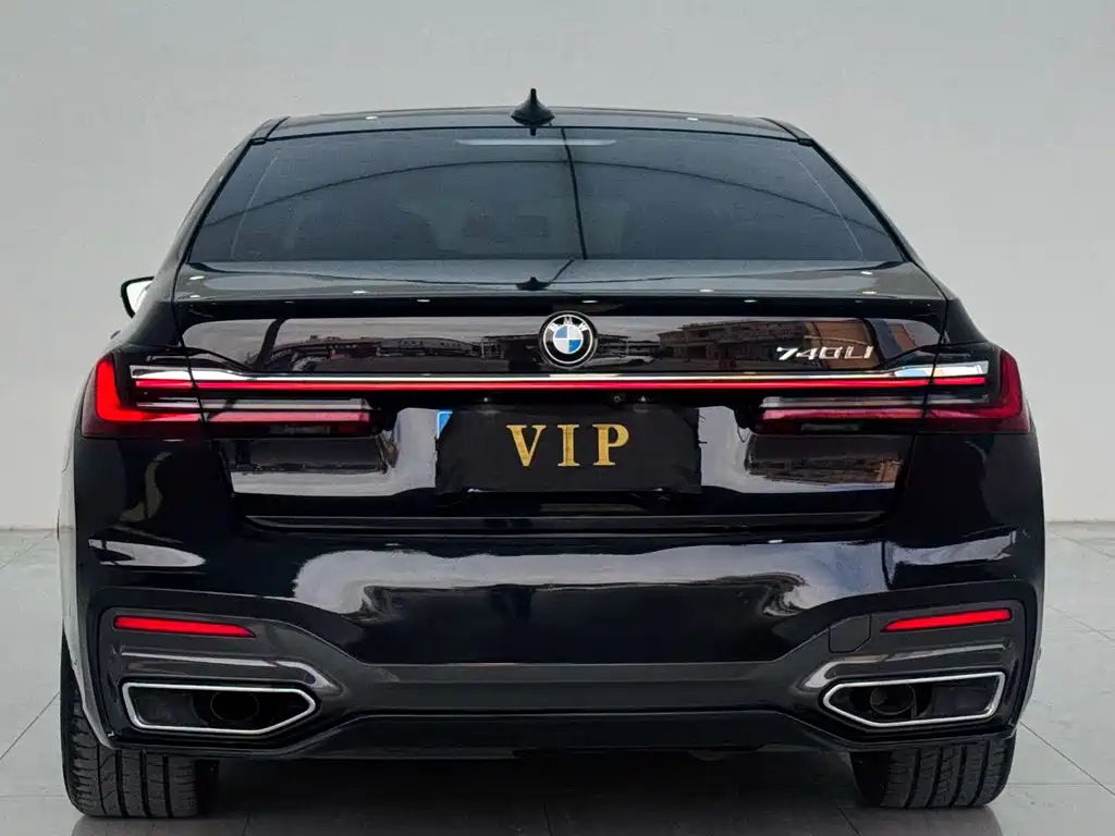 BMW 7 Series — миниатюра 8