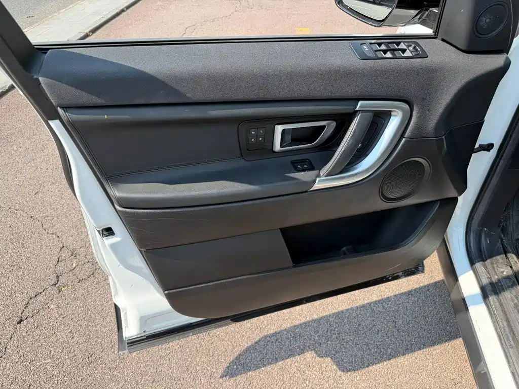 Land Rover Discovery Sport — миниатюра 6