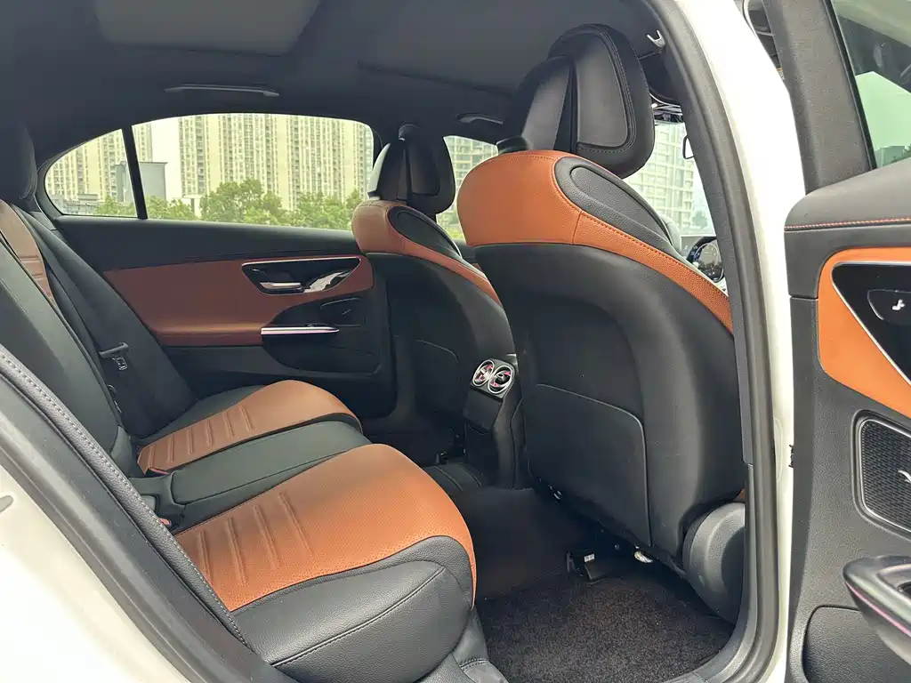 Mercedes-Benz C-Class — миниатюра 10