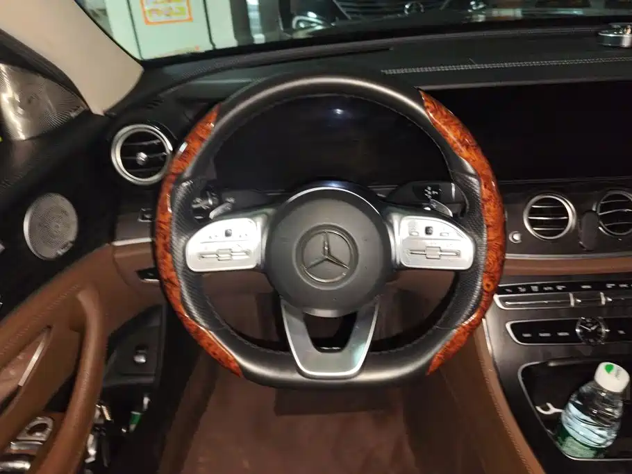 Mercedes-Benz E-Class — миниатюра 15
