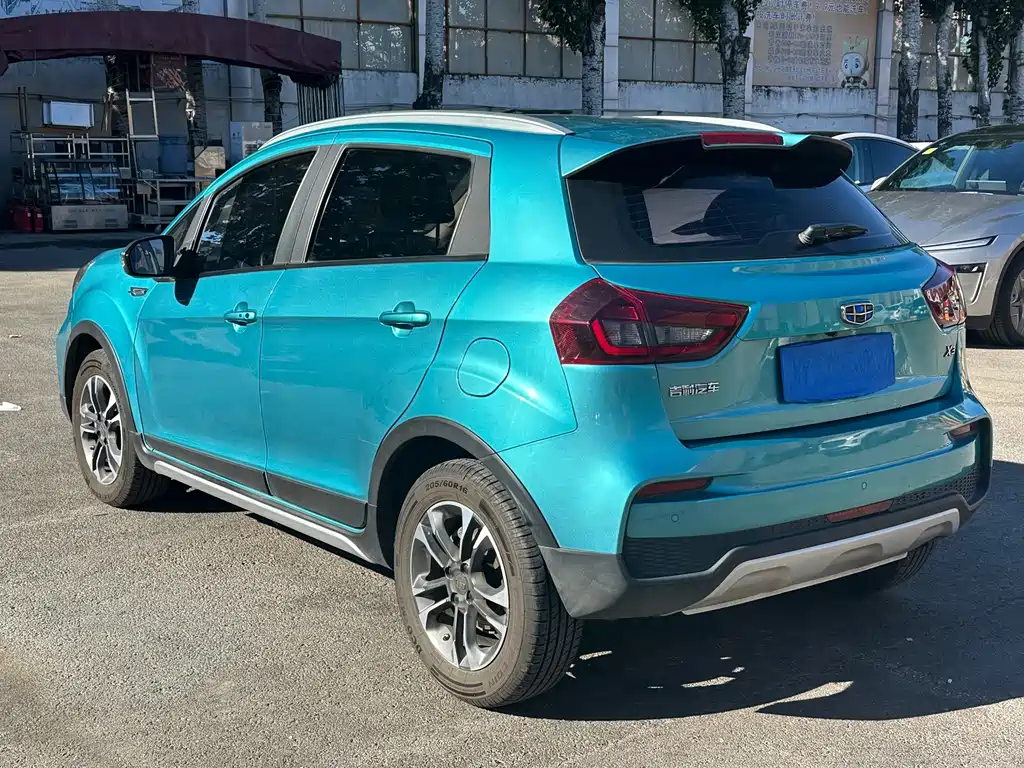 Geely Vision X3 — миниатюра 6