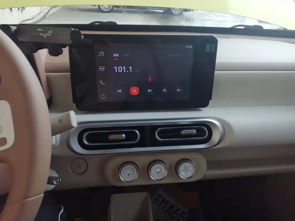 Wuling MINIEV — миниатюра 13
