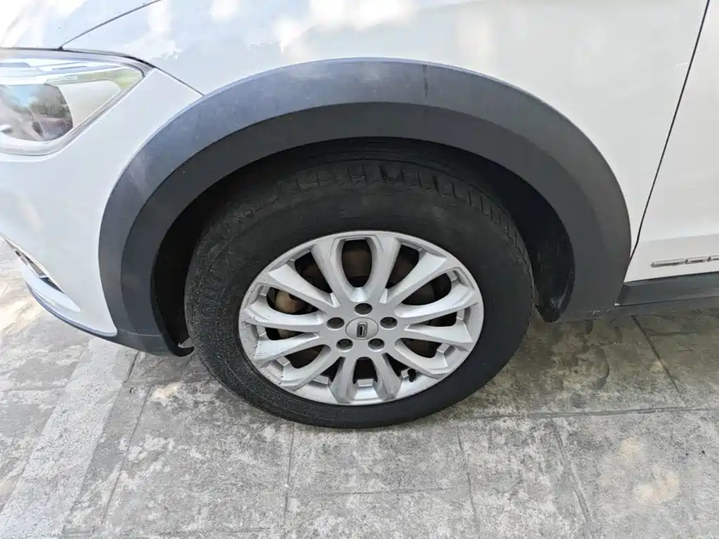 Qoros Qoros 3 — миниатюра 23