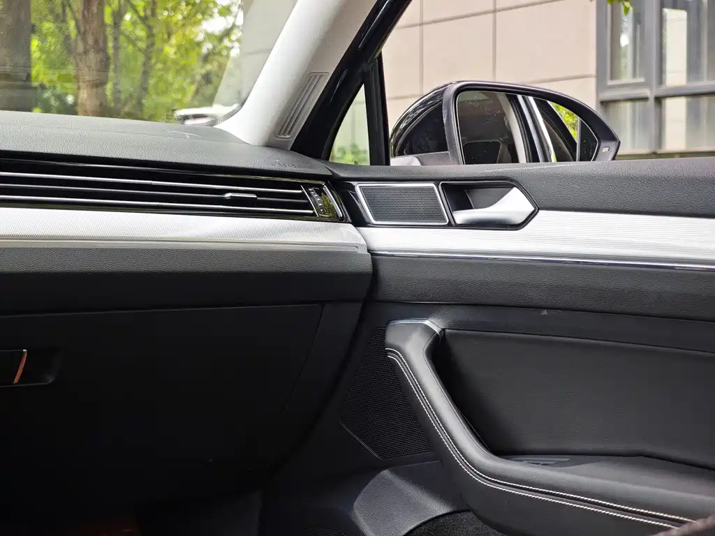 Volkswagen Magotan PHEV — миниатюра 12