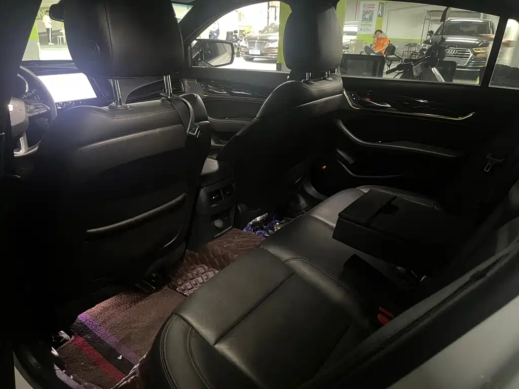 Cadillac CT5 — миниатюра 5