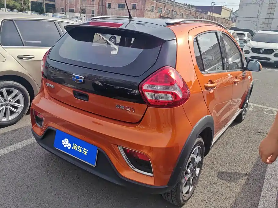 Geely Vision X1 — миниатюра 3