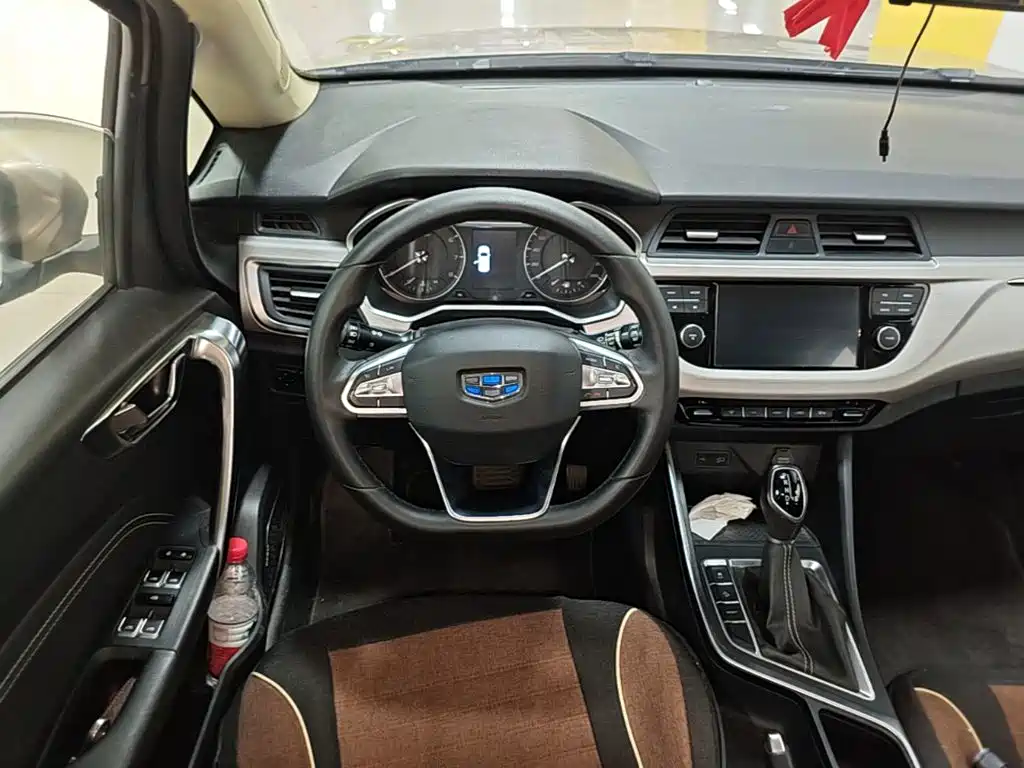 Geely Vision X3 — миниатюра 11
