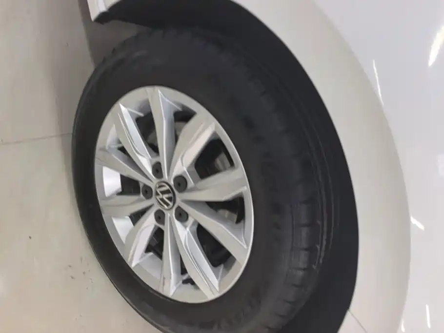 Volkswagen Polo — миниатюра 6