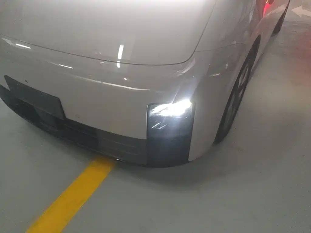 Li Auto Li MEGA — миниатюра 24