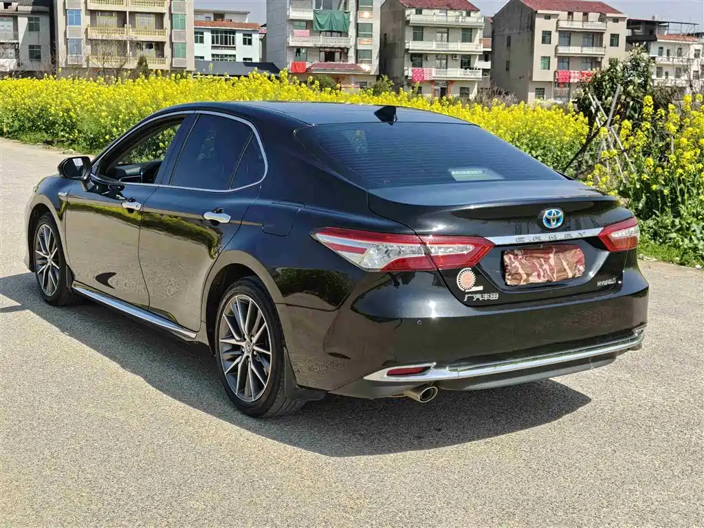 TOYOTA CAMRY